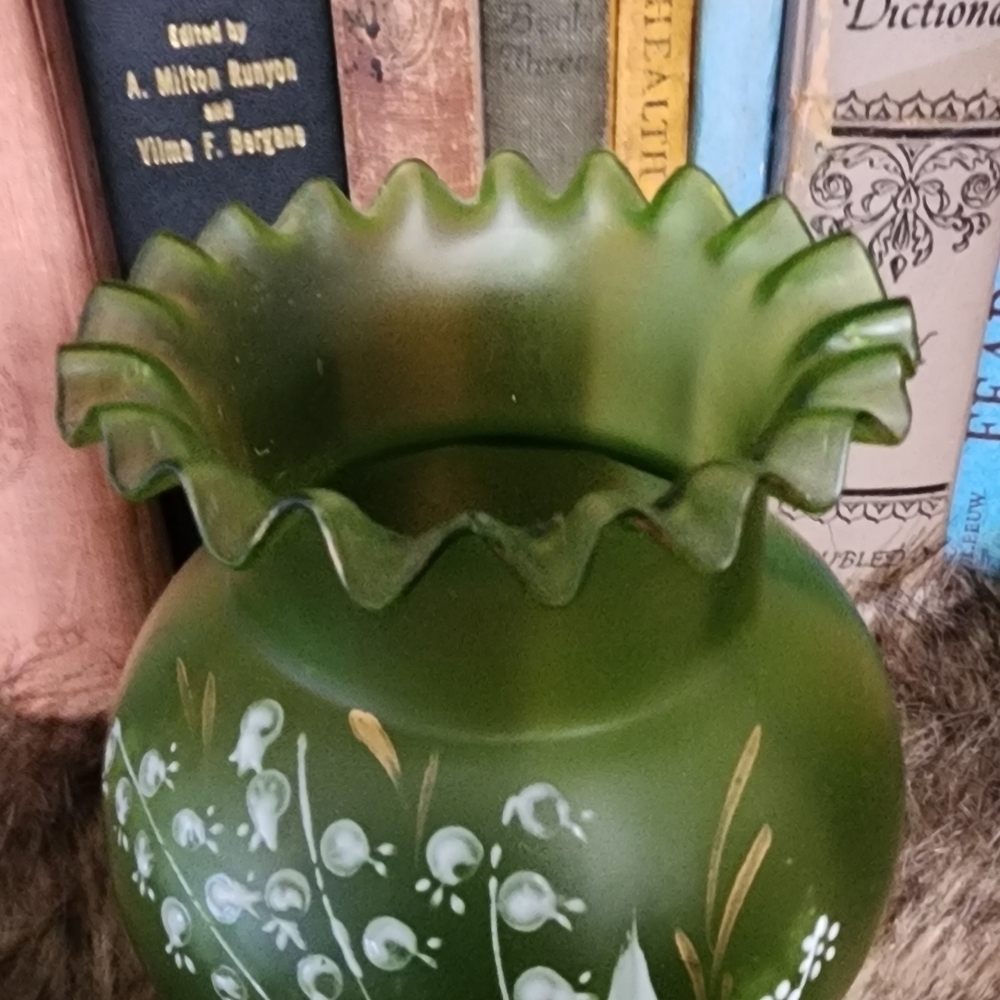 Victorian Bohemian Glass Vase Green Ruffled Edge Lily Of The Valley Handpainted - Picture 3 of 8